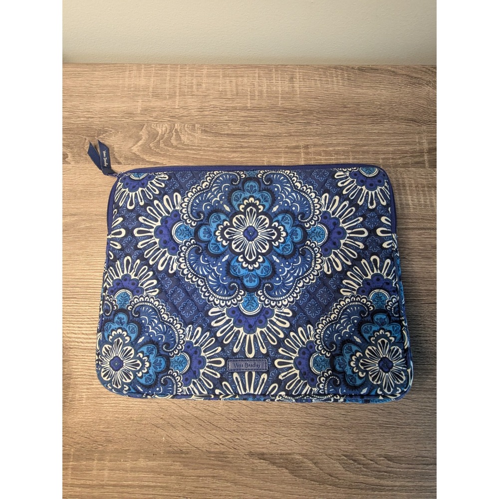 Vera Bradley Laptop Tablet Sleeve Case Blue‎ Medallion Quilted Zip